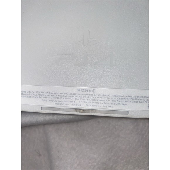 Sony PS4 Console with Controller - White - Picture 7 of 12